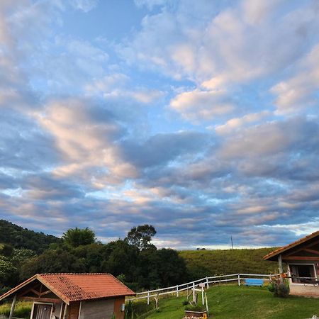 Pousada Vale Monte Azul Санту-Антоніу-ду-Піннял Екстер'єр фото