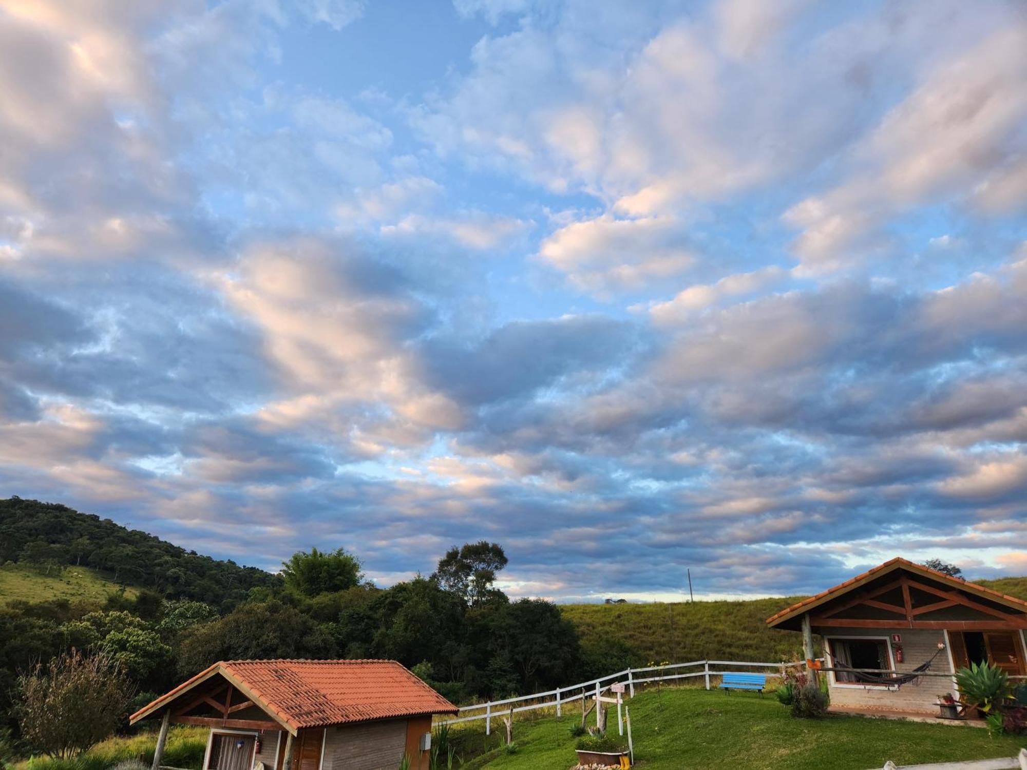 Pousada Vale Monte Azul Санту-Антоніу-ду-Піннял Екстер'єр фото