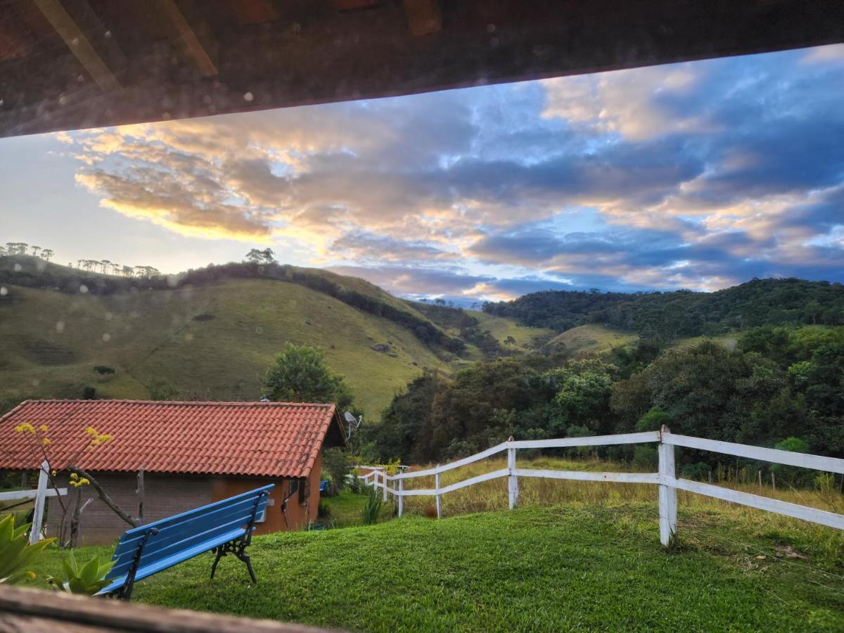 Pousada Vale Monte Azul Санту-Антоніу-ду-Піннял Екстер'єр фото